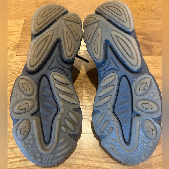 ADIDAS OZWEEGO - Men's Dark Gray Sneakers - Picture 8 of 9